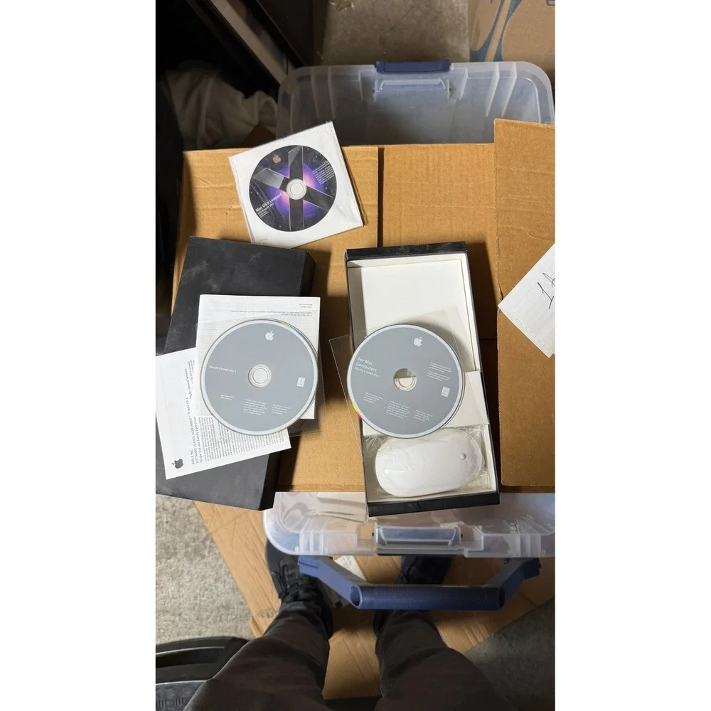 Apple Mac OS X Leopard 10.5 & 10.4.10 Install Discs with Mighty‎ Mouse & Box